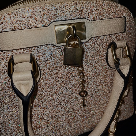 ALDO women’s crossbody Barland handbag - Picture 7 of 10